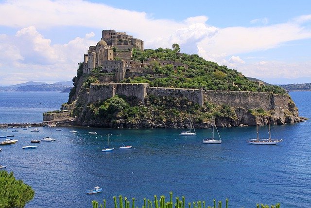 noleggio scooter Ischia, noleggio auto Ischia, autonoleggio Ischia, costabilerent.it, costabilerent